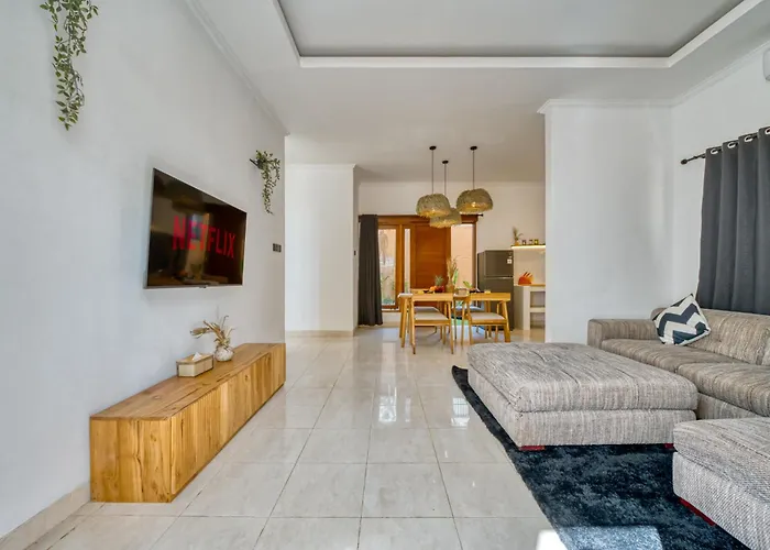 3 Bd Pvt House With Big Common Pool And Gym & Bbq * Nusa Dua (Bali)