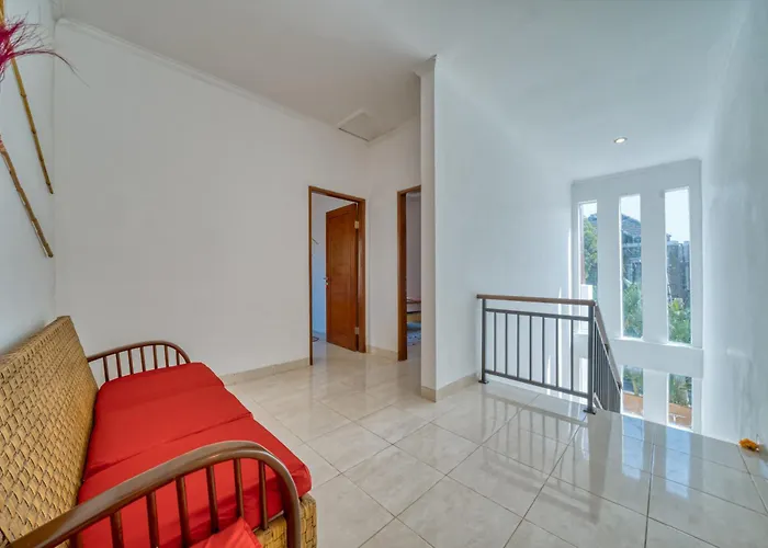 3 Bd Pvt House With Big Common Pool And Gym & Bbq Nusa Dua (Bali)
